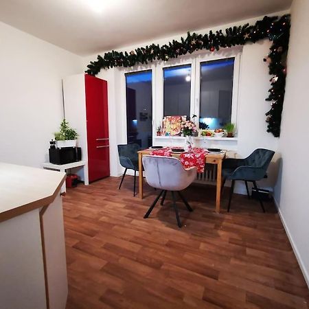 Appartement Cely Apartman Podlesi 54M2 S Dvema Balkony A S Novou Manzelskou Posteli, Zatim Neni Na Fotkach à Brno Extérieur photo