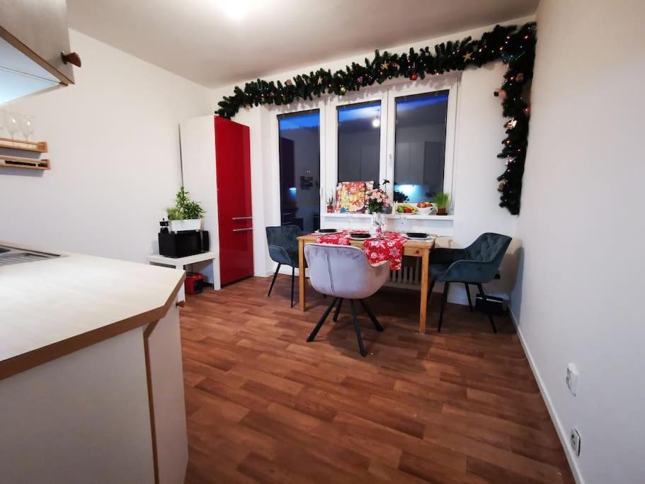 Appartement Cely Apartman Podlesi 54M2 S Dvema Balkony A S Novou Manzelskou Posteli, Zatim Neni Na Fotkach à Brno Extérieur photo